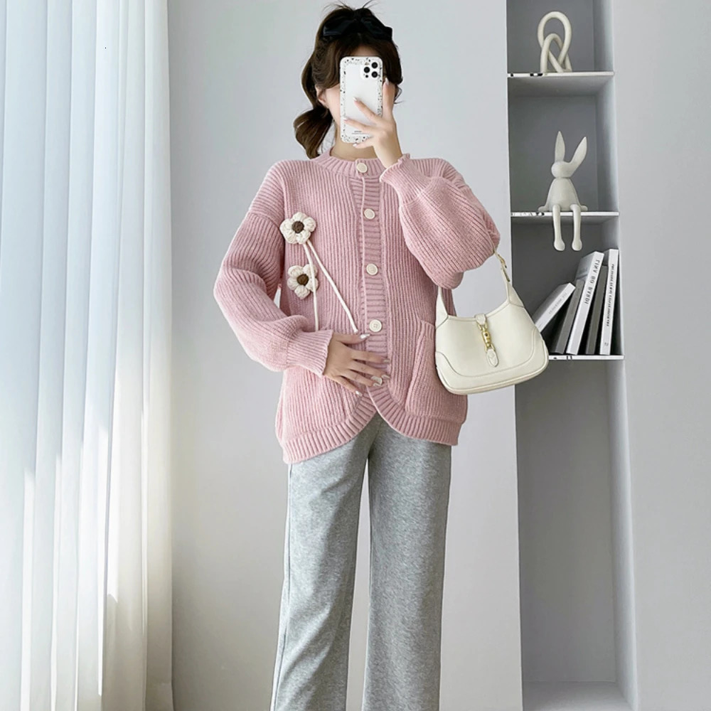 Autumn and winter fashion knitted maternity cardigan cute loose sweater suitable for pregnant women 241126
