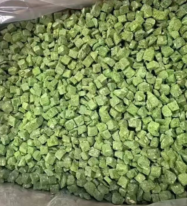 wholesale Freeze Dried Catgrass granule Health Label pet food Freeze dried cat grass granules