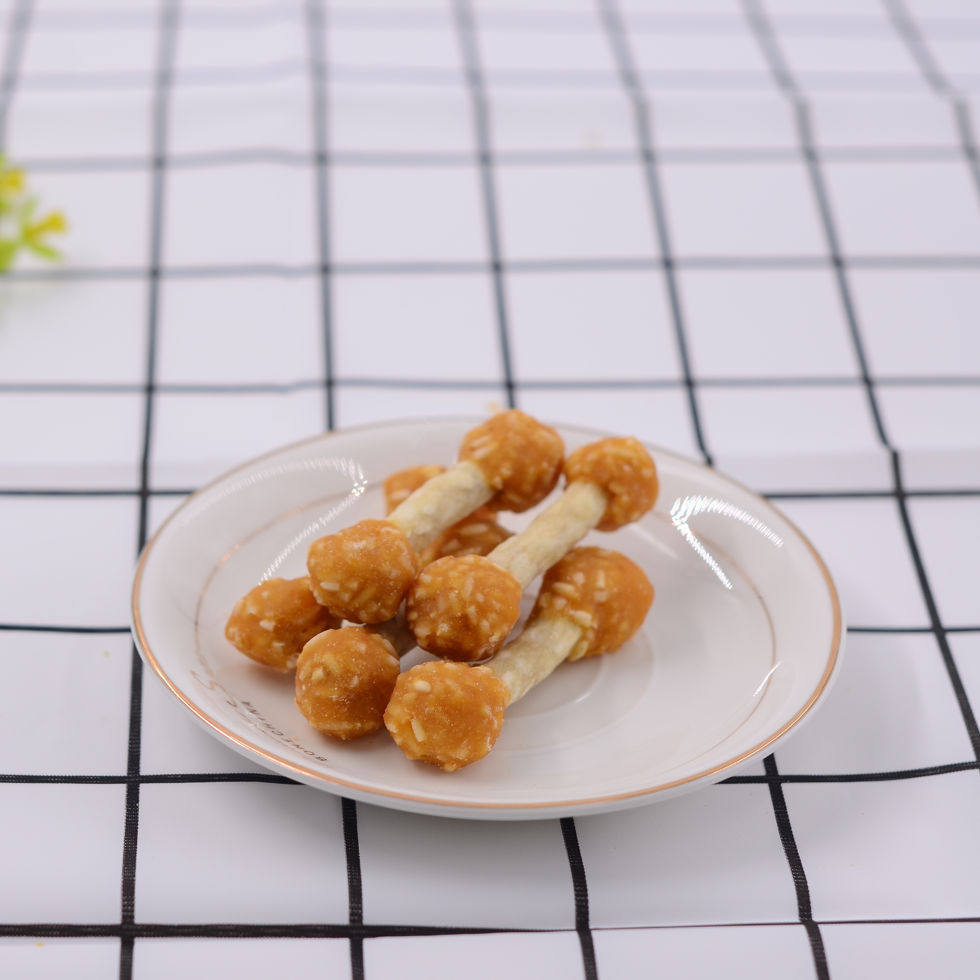 2021 New Special pet food small animal pet Treats natural dog snacks chicken dumbbell pet toy