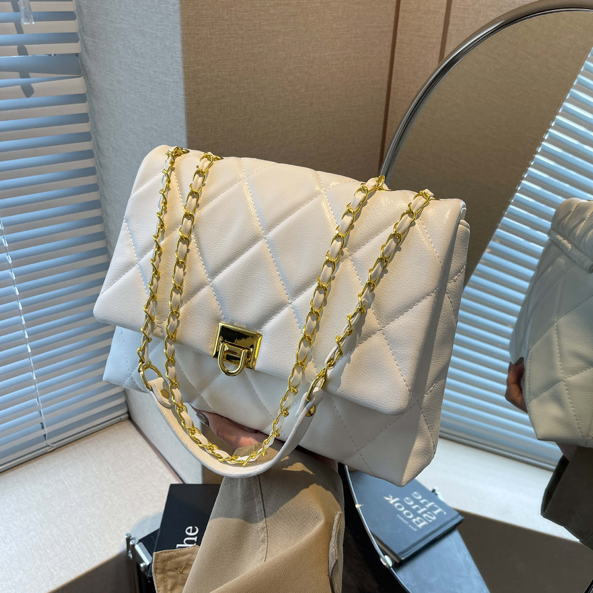 Lingge Chain Small Fragrant New Women's Fashion Crossbody With Western Style Buckle Single Shoulder Underarm Bag Designer Bags Handbags Women