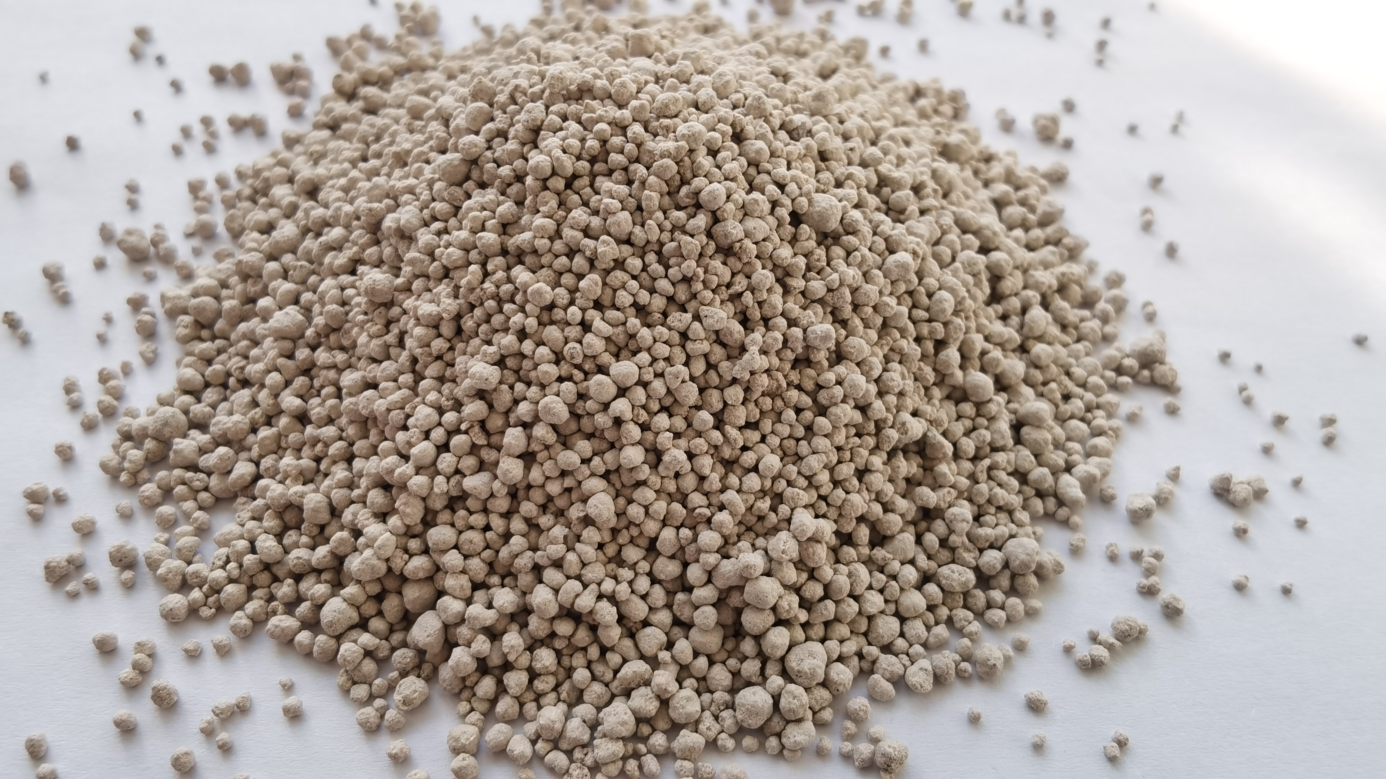 Free samples, new product launched, soluble in water, 5L 10L, customized packaging, dust-free bentonite cat litter