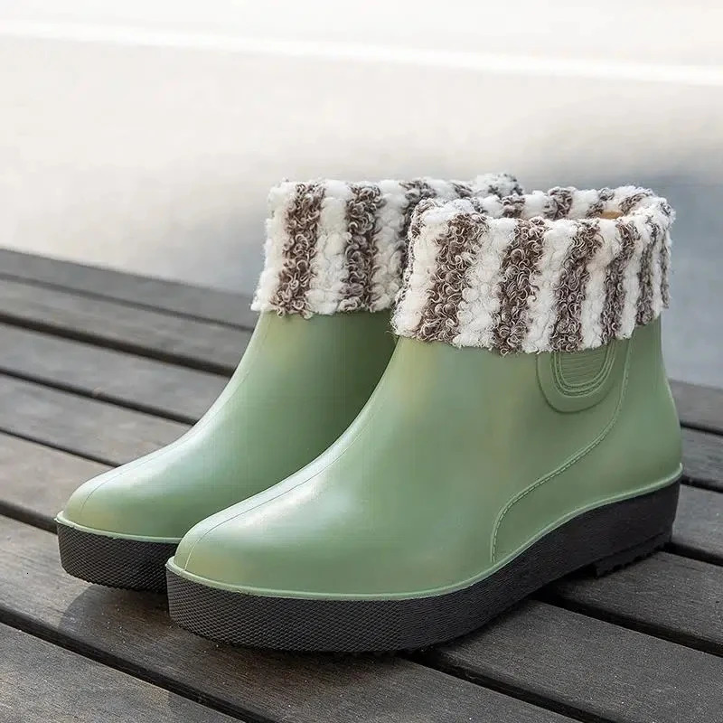 Fashion Chelsea Rain Shoes Green Rubber Boots Womens Four Seasons Adult Galoshes Plus Size 41 Rain Boots 241126