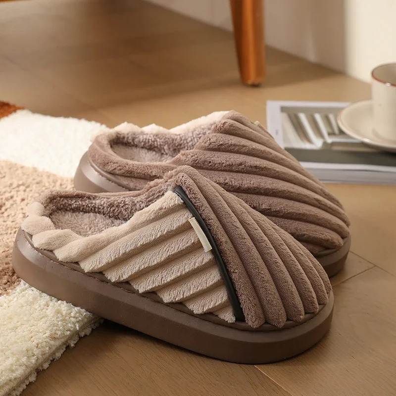 Winter mens warm slippers mens non slip soft shoes comfortable flat shoes indoor bedroom plush slippers oversized cotton shoes 241126