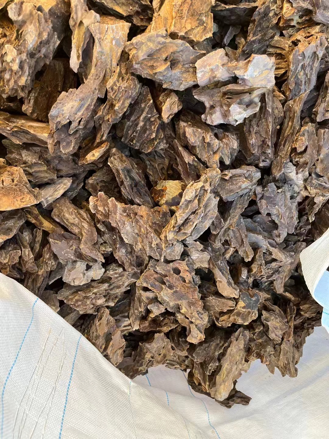 Door to door price small size good quality Dragon Stone Rock Aquarium Decoration Landscape Stone