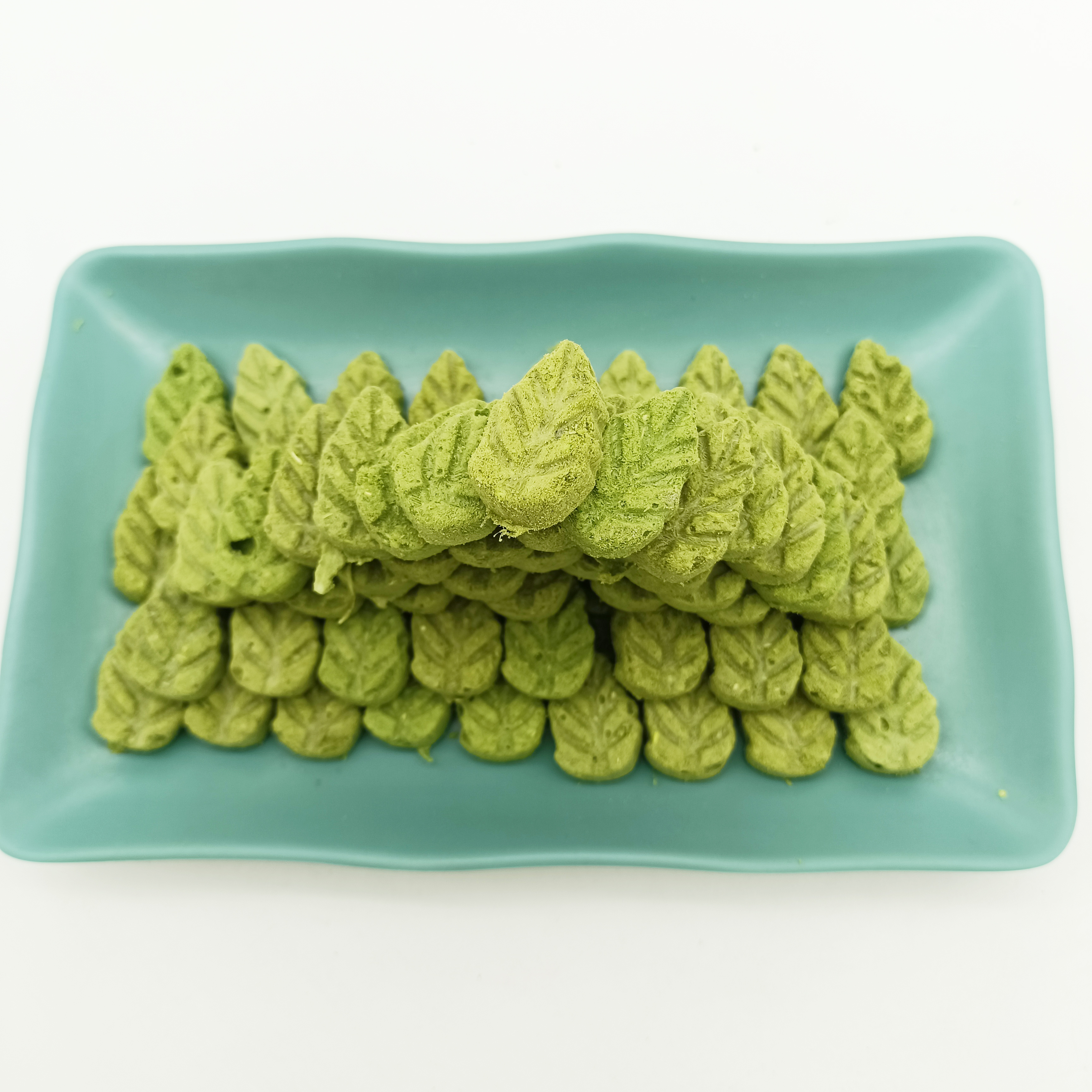 Wholesale bulk freeze-dried cat snacks Freeze-dried Chicken Cat grass leaf biscuits Pet freeze-dried snacks cat Treats