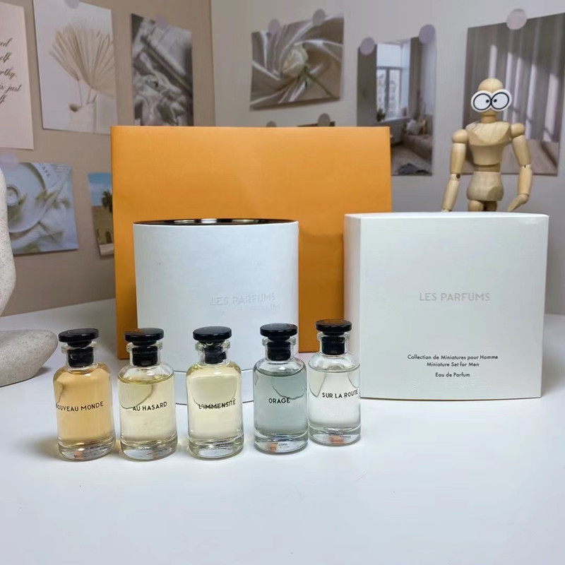 Fragrance Perfume Set 10ml au hasard L'immensite orage sur la route nouveau monde 5/7pcs rose etoile filante attrape-reves matiere noire le jour se leve Lasting smell