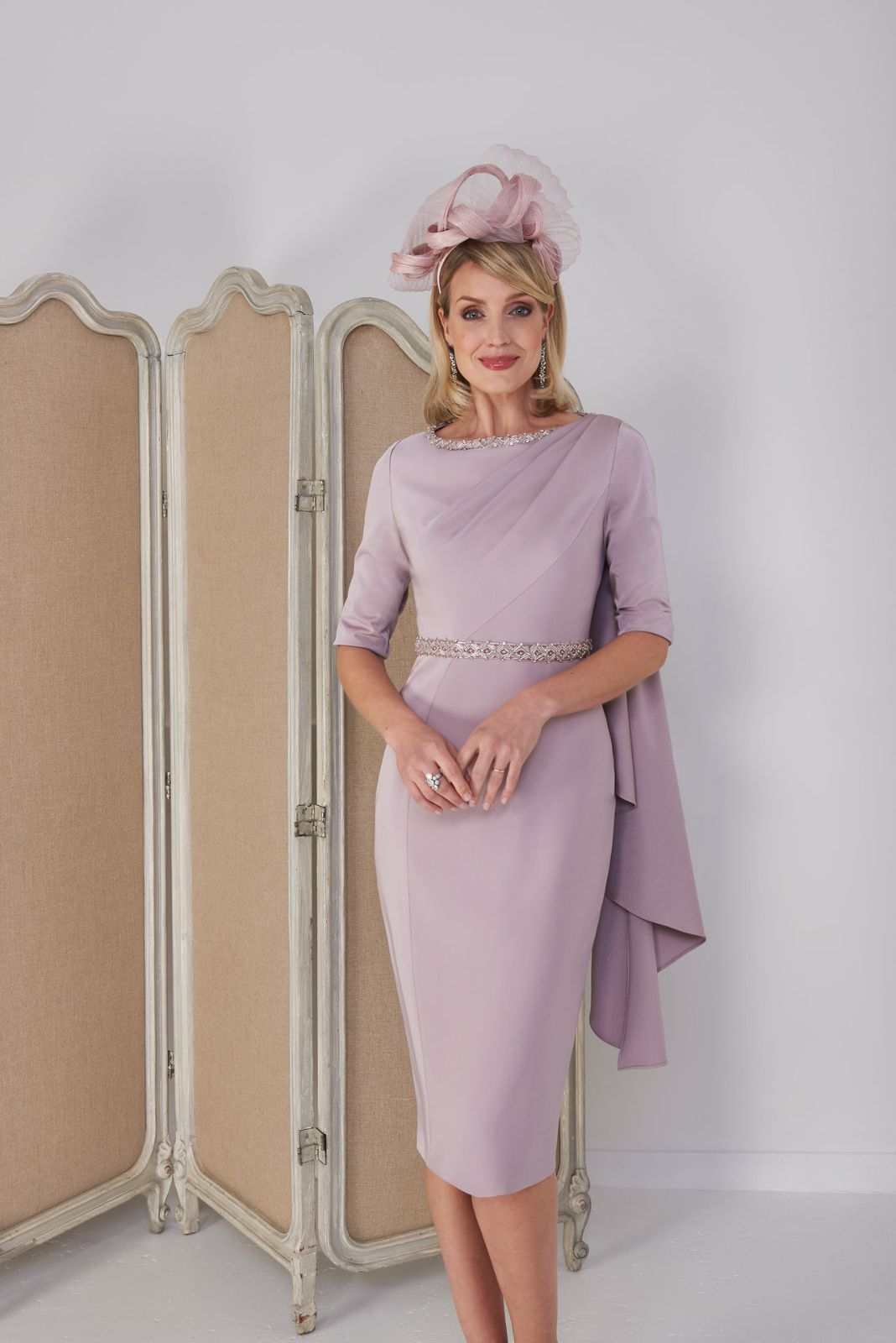 2024 Vintage Mother of the Bride Dresses Royal Blue Jewel Neck Half Sleeves Crystal Beads A Line Sheath Wedding Guest Gowns Knee Length 0513