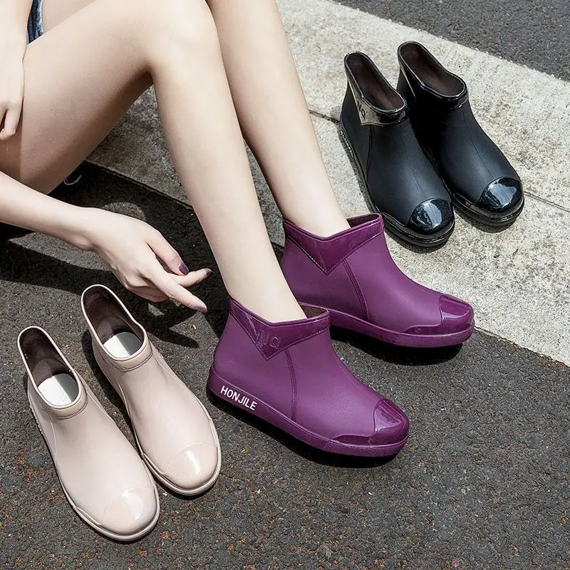 2024 womens fashionable galoshes purple warm fur line rain boots womens soft and smooth ankle boots pleated rain boots 241126