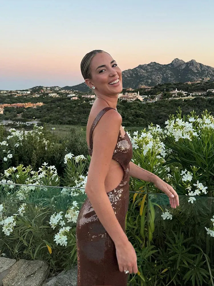 Elegant solid sleeveless spaghetti strap dress with square neckline exposed waist no back sequins Rodes womens holiday party Vestidos 241125