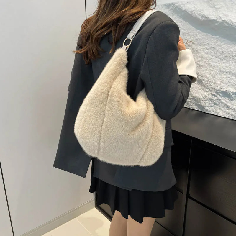Women Plush Shoulder Bag with Adjustable Strap Crossbody Large Capacity Tote Handbag for Work Travel 241125