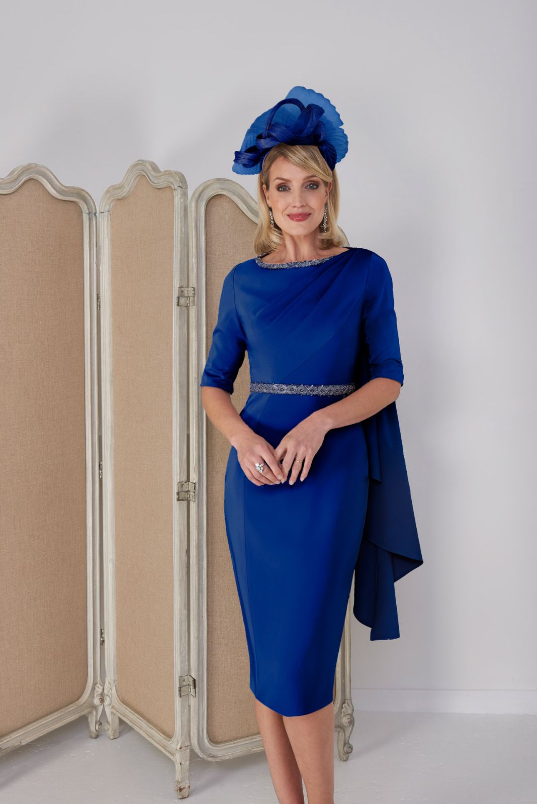 2024 Vintage Mother of the Bride Dresses Royal Blue Jewel Neck Half Sleeves Crystal Beads A Line Sheath Wedding Guest Gowns Knee Length 0513