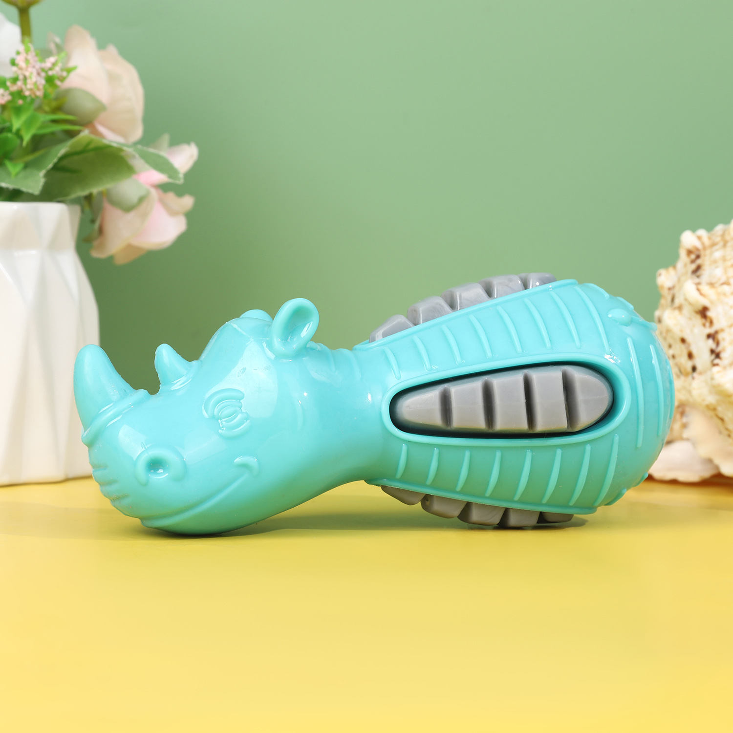 Wholesale dog vocal toys chewing bite resistant TPR teething training floating dogs toys