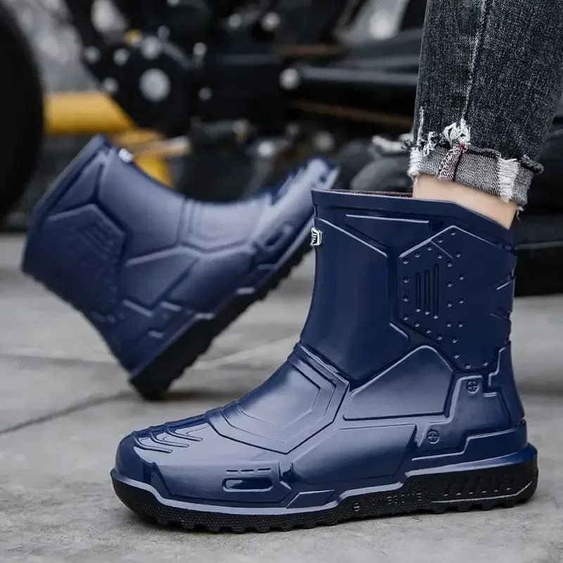 Short anti slip chef kitchen mens ankle rain boots low cooking rubber outdoor teenagers primitive Galoshes city chewing gum mens shoes 241126