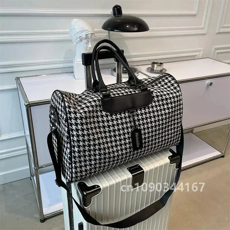 Travel Duffle Large Capacity Women Fitness Sports Bag Dry and Wet Hand Luggage Bag Female er Weekend Bag Travel 241114