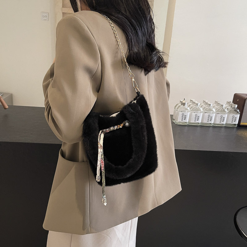 Autumn And Winter Small For Bags Handbags Women Versatile Chain Crossbody Bag, Hand-held Plush Bucket Bag Designer