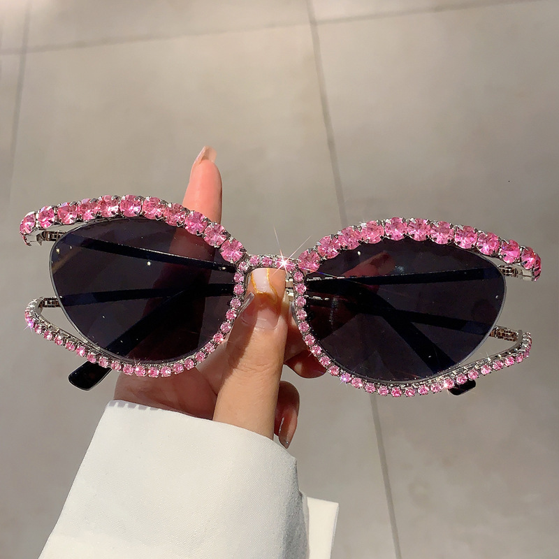 Men and women's hot personality hollowed-out cat-eye diamond sunglasses Europe and the United States ins trend street shot network red with the s