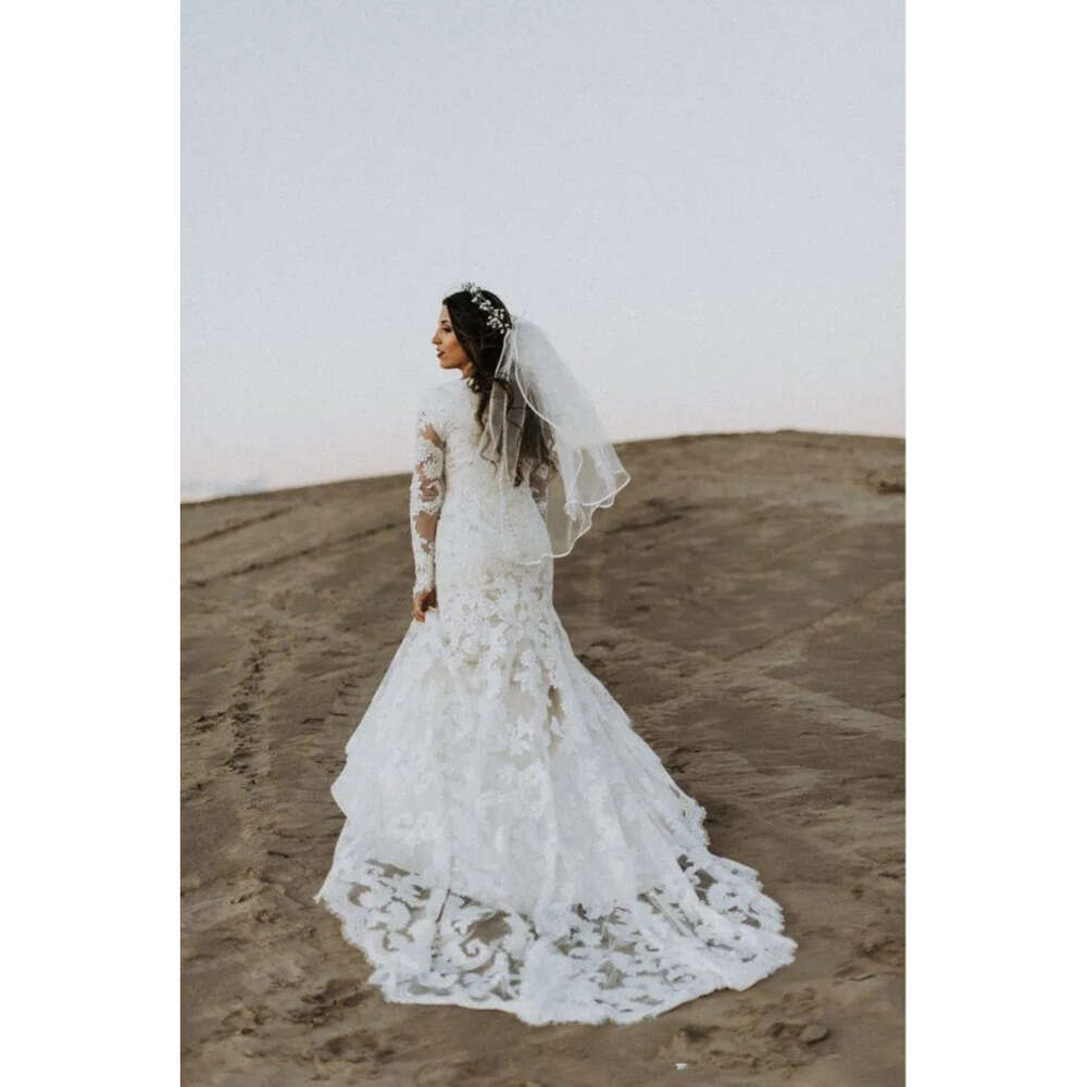 Mermaid Modest Beach Elegant Lace Wedding Dresses Long Sleeves V Neck Vintage Country Boho Bridal Gowns With Buttons Back Robes De Mariee Intage