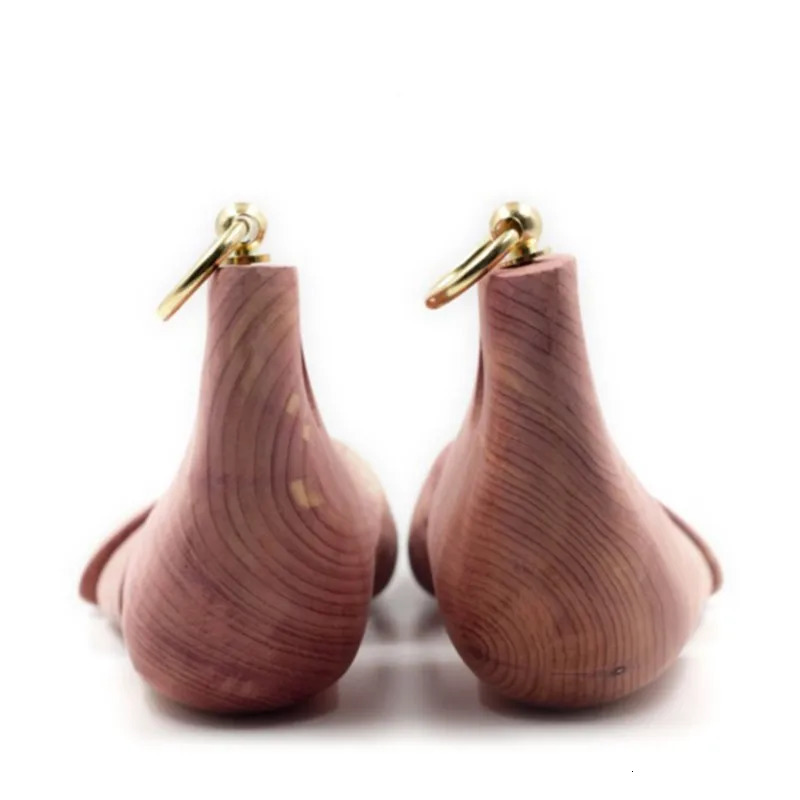 1 pair of adjustable shoe shaped mens shoe tree stretching brackets made of red cedar wood used for mens boot extender equipment 241126