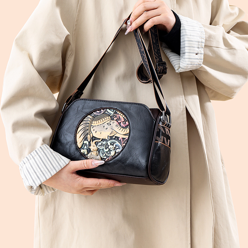 Vintage Style Cross Body Bags For Women Elephant Emed Mini Square Shoulder Messenger Bag Designer Handbags PU