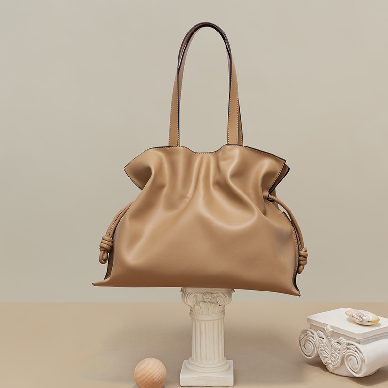 100% Genuine Leather Draw-string Women Large Handbag Fashion Bucket Casual Totes High Quality Pleated Shoulder Bag
