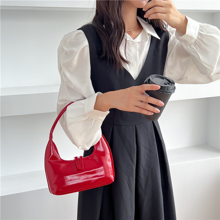 2024 New Trendy and Stylish Simple New Large Capacity Shoulder Commuting Versatile Tote Cross border Women's Underarm Bag