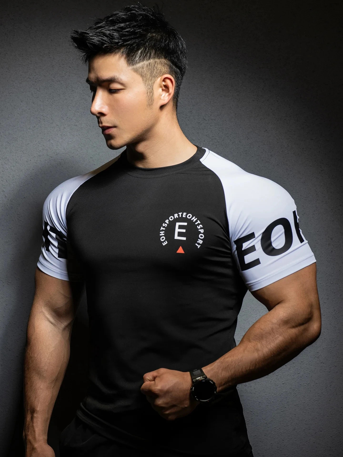 Summer Gym T shirt Men Bodybuilding Fitness quickdry short sleeve tshirt Training Tees fashion muscle man Clothing 241127