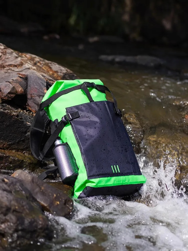 Outdoor waterproof rucksack hiking backpack sports fashion trendy travel dry wet separation camping backpack 241127