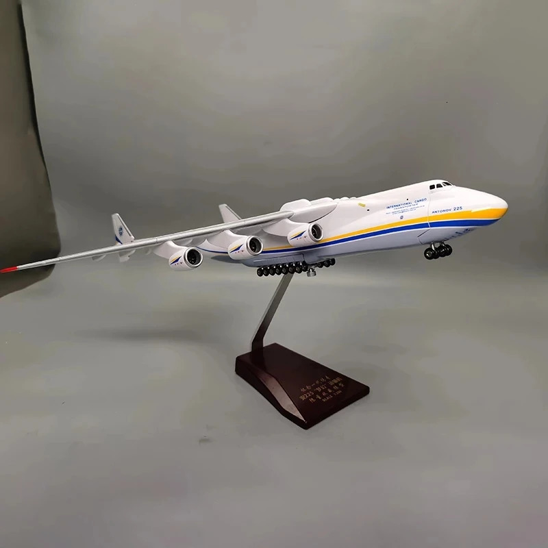 42CM 1200 Scale For Antonov AN225 Mriya Transport Aircraft Simulation Airplane Resin Plastic Replica Model Toy Collection 241127