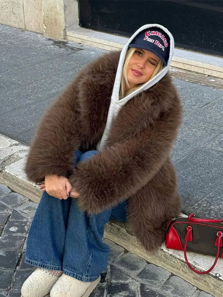 Brown Oversized Stand Collar Faux Fur Coat Fashion Long Sleeve Loose Thicken Jackets 2024 Winter Lady Streetwear 241120