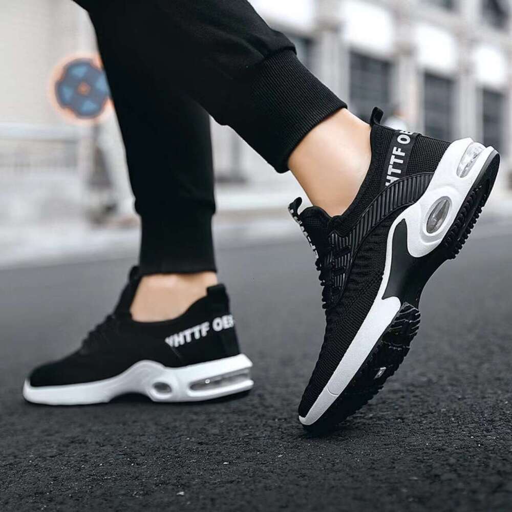 2024 Spring and Autumn New White Flyknit Low cut Front Lace Breathable Lightweight Sports Round Head Men's Shoes