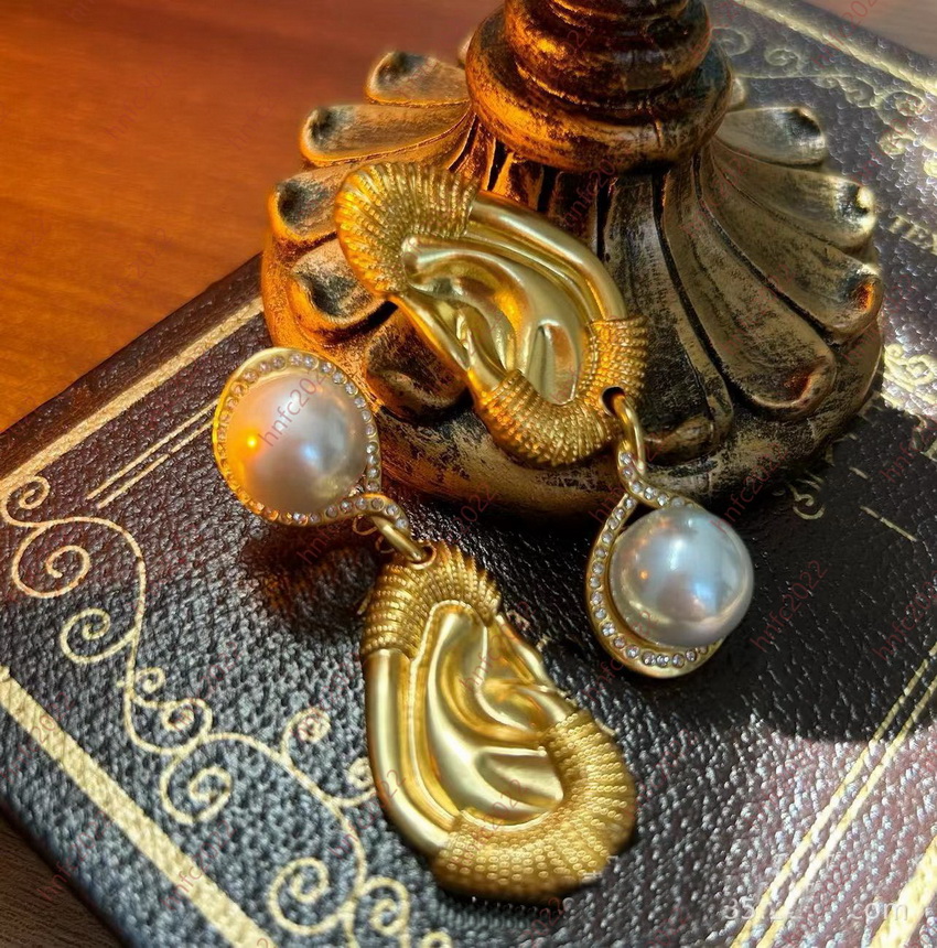 Exaggerated Ears Glass Pearl Earrings Schiaparelli Vintage Asymmetric Devil's Eye Earring
