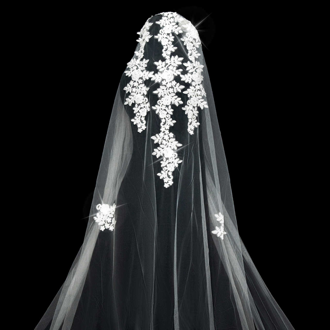 Gorgeous Wedding Veils With Lace Applique Edge Long Cathedral Length Veils One Layer Tulle Custom Made Bridal Veil Bridal Accessories