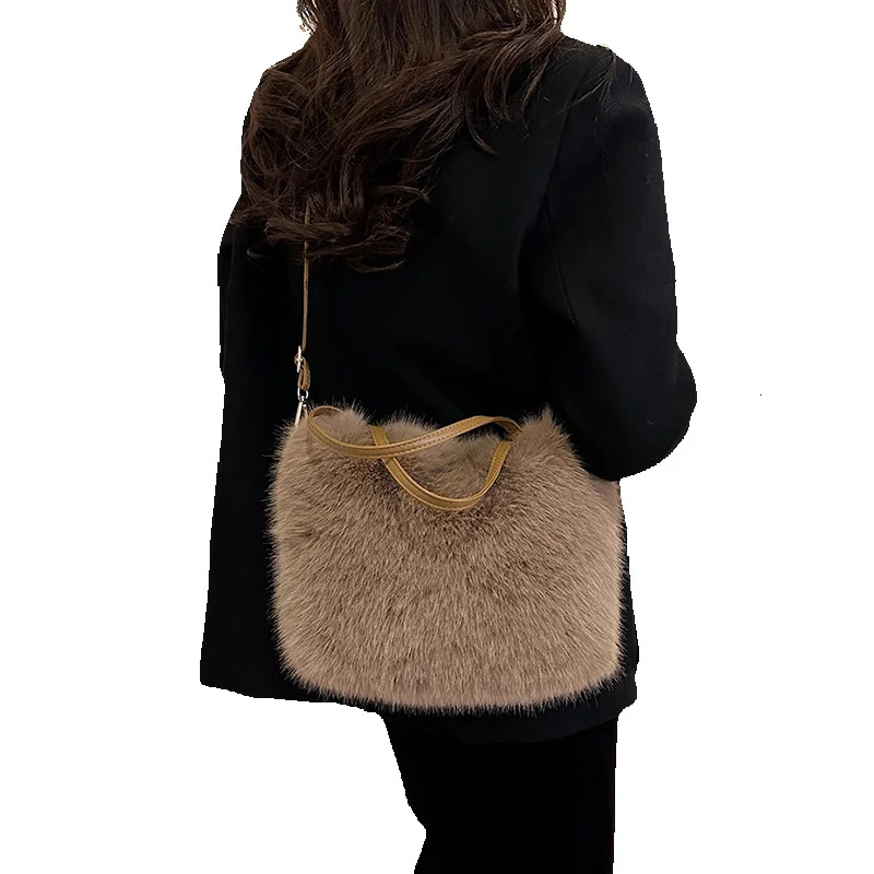 New Artificial Fur Handbag for Women, Bucket Plush Design, Women's Handbag, Soft Winter Designer Shoulder Bag, Bolsa Feminina