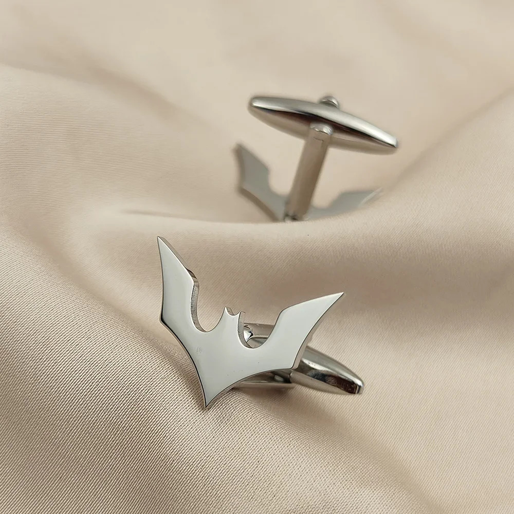 Bat Cufflinks for Men Sleeve Wrist Buttons Shirt Clasps Stainless Steel Cuff Buckle Wedding Grooms Jewelry Mens Accessories y241122