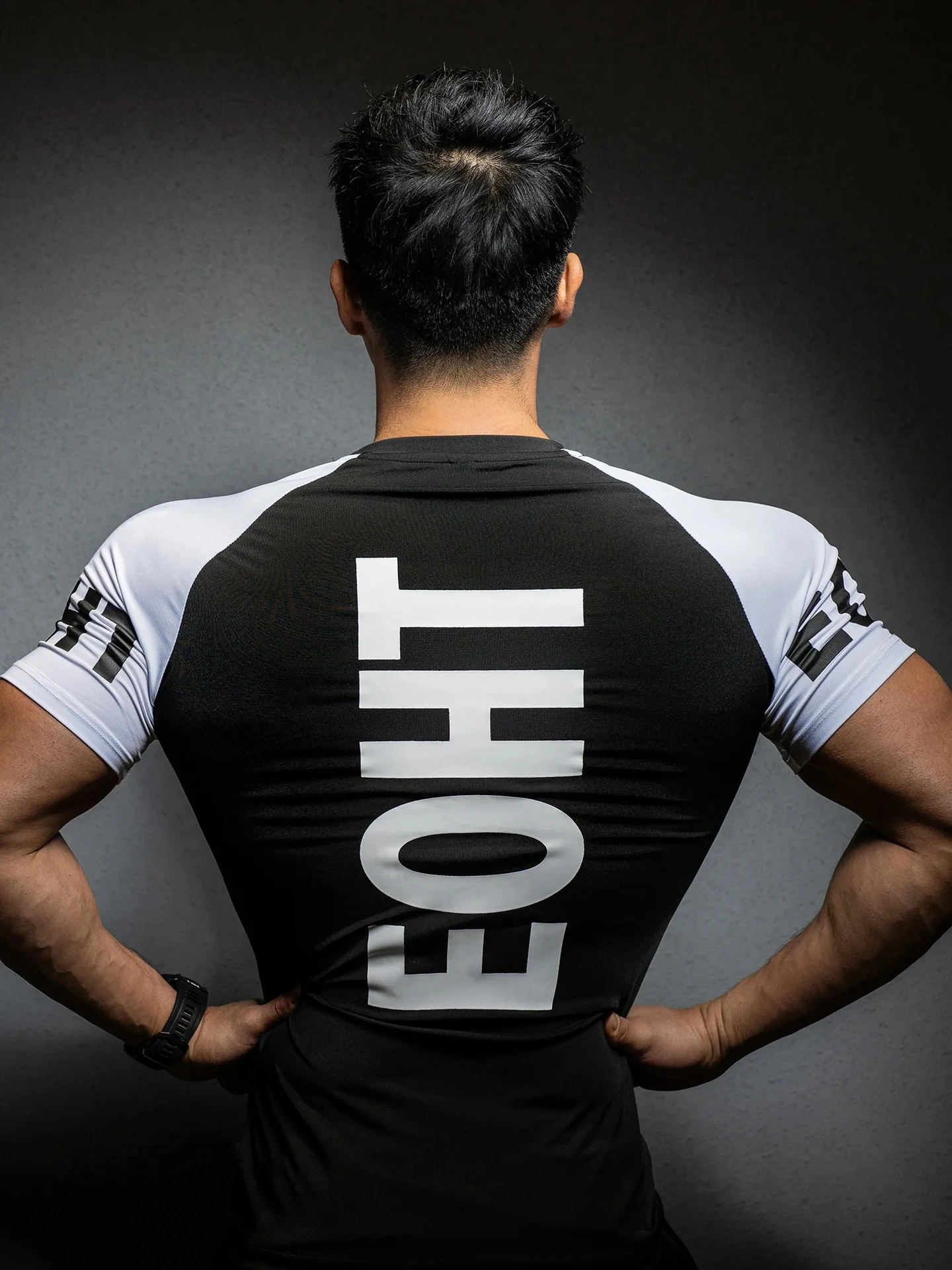 Summer Gym T shirt Men Bodybuilding Fitness quickdry short sleeve tshirt Training Tees fashion muscle man Clothing 241127