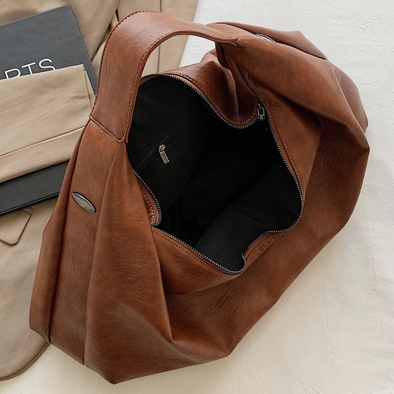 Big brown womens handbag large homeless shopping bag Roomy handbag high-quality soft leather shoulder bag womens travel portable bag241127bj