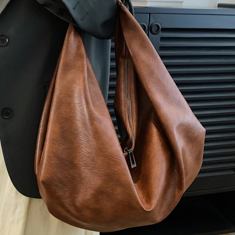 Big brown womens handbag large homeless shopping bag Roomy handbag high-quality soft leather shoulder bag womens travel portable bag241127bj