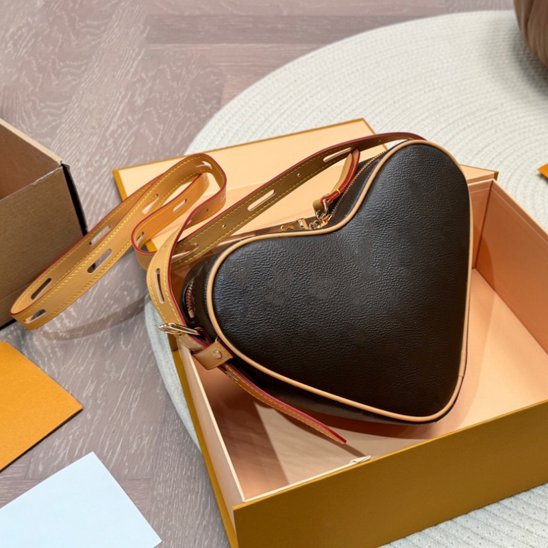 Designer Love Crossbody bag Women Leather Heart shoulder bags Purse Cosmetic Handbag Clutch Wallet