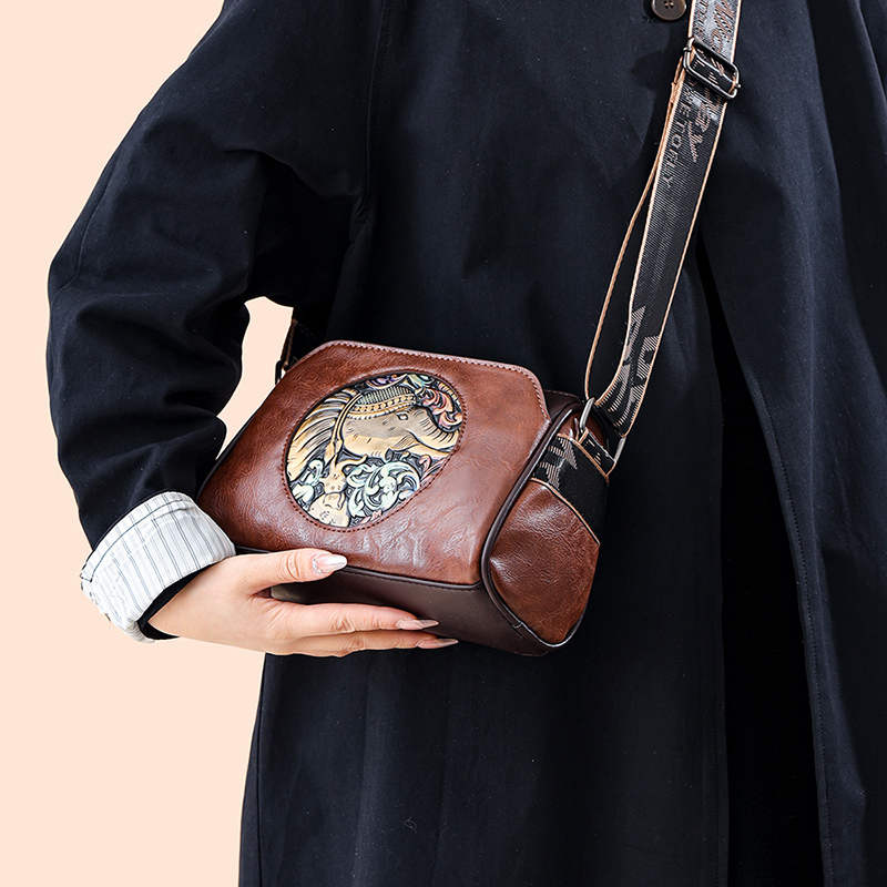 Vintage Style Cross Body Bags For Women Elephant Emed Mini Square Shoulder Messenger Bag Designer Handbags PU