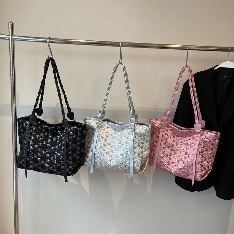 Free Shipping Large Capacity Tote New Fashionable Casual Love Women's Popular Shoulder Bag