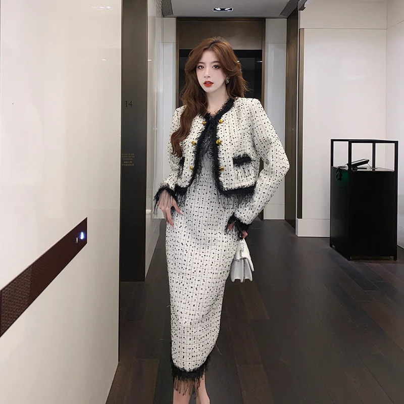 Fashion French Vintage Tweed Two Piece Set Outfits High Quality Chic Fringed Jacket Coat Bodycon Long Skirt Suits 240426