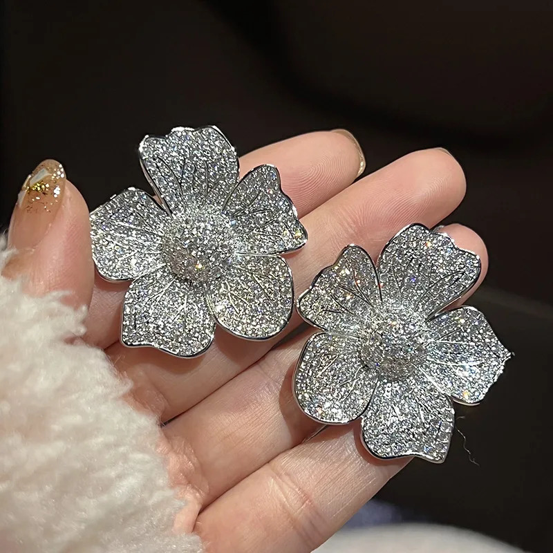 Huitan Aesthetic Big Flower n Earrings for Women Full Bling Iced Out CZ Sparkling Women Earrings Wedding Fashion Jewelry 241127