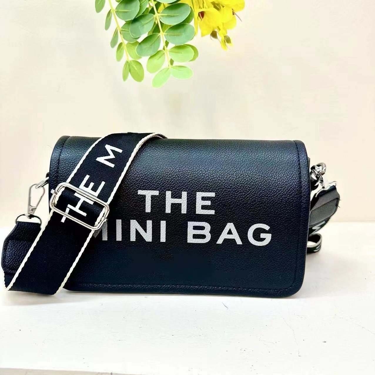 High quality Designer bag mini Shoulder Bag Women's crossbody Bag Summer new clamshell leather Tote holiday popular street shopping bag purse