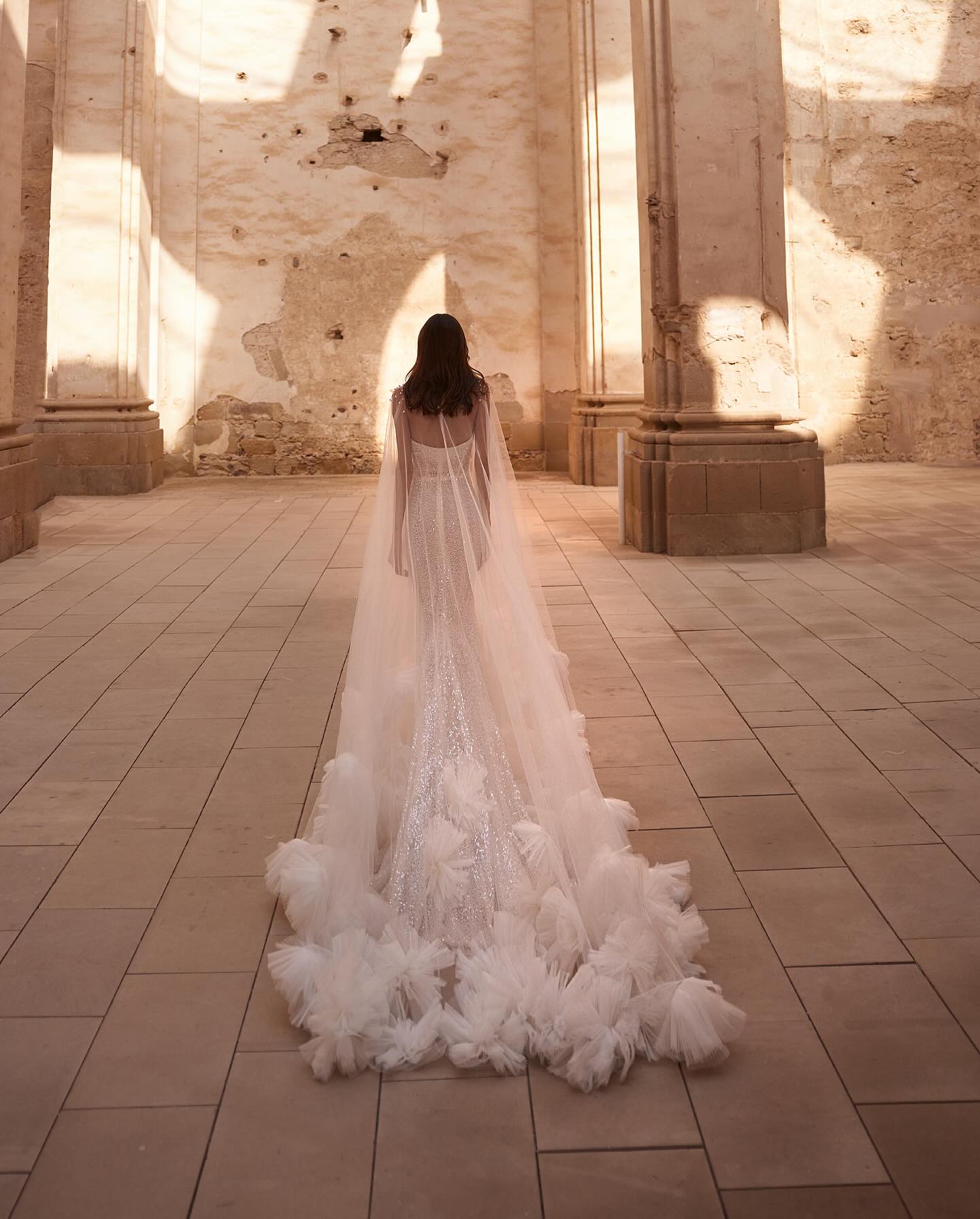 Milla Nova Chart Mermaid Wedding Dress With Cape Pearls Sequins High Neck Wedding Dresses Bridal Gowns Ruched Tulle Sweep Train Designer Robe De Maria