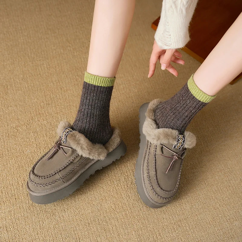 Artificial suede fur exposed slider 2024 winter warm plain woolen shoes wool Moccasins thick sole tassel decoration 241127