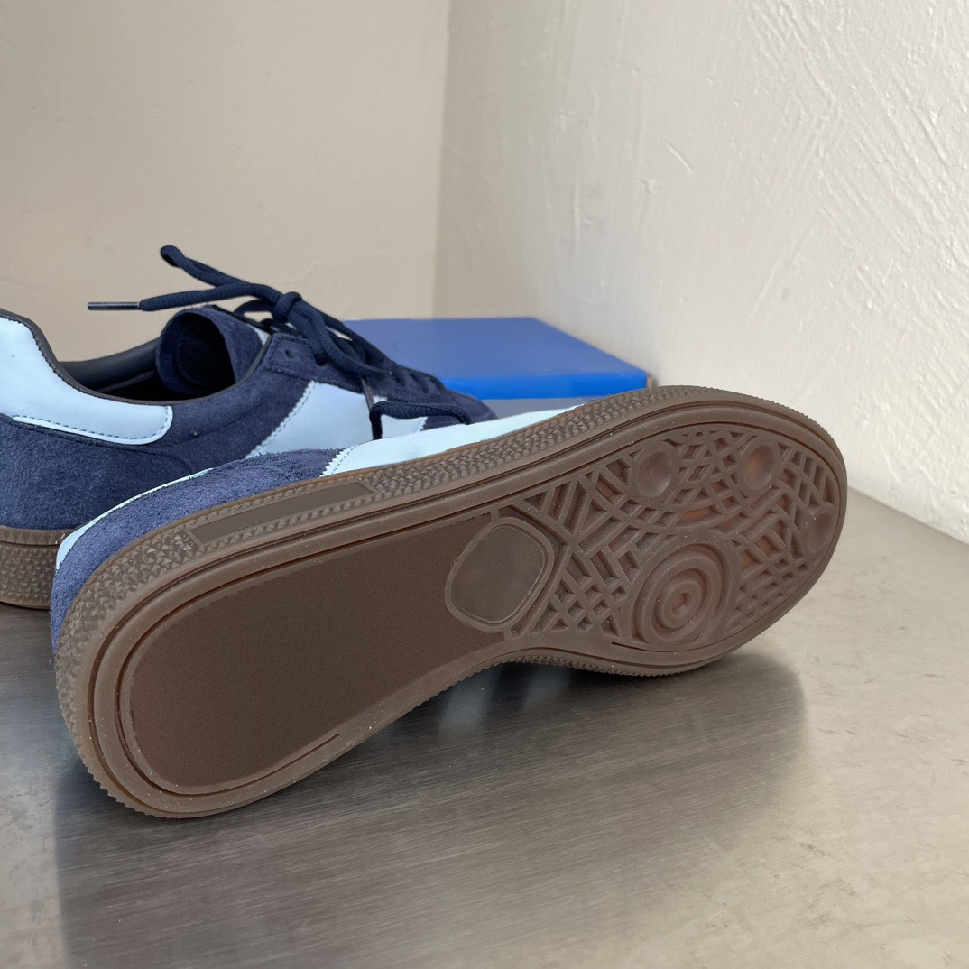 Handball shoes sneakers Indoor bad bunny trainers women men Preloved Red Leopard Cloud White Core black Earth Strata Gum navy Silver Metallic pink #7k