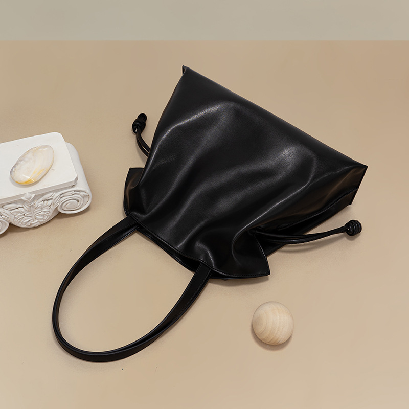 100% Genuine Leather Draw-string Women Large Handbag Fashion Bucket Casual Totes High Quality Pleated Shoulder Bag
