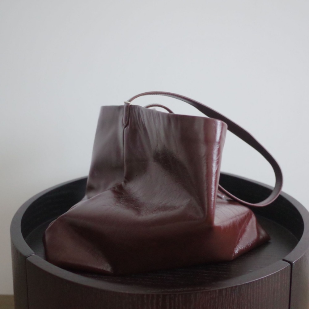 Casual Solid Leather Texture Simple Bucket Korea All-Match Office Large Capacity Crossbody Bags Exposure Dermis Cowhide Shoulder Patent Leather BagVoy