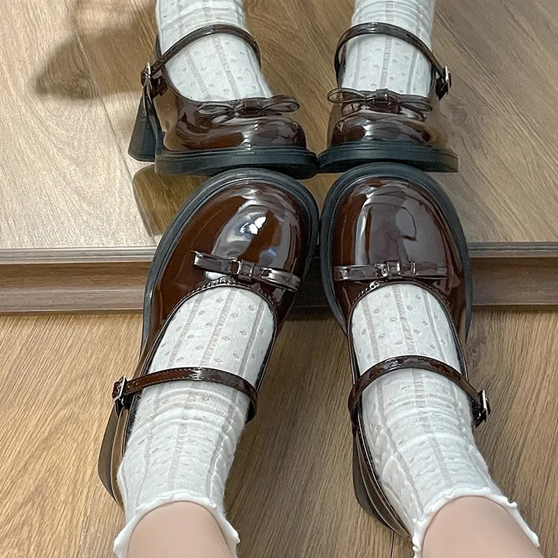 Patent Leather Jk Uniform Dress Shoes for Women Vintage Square Heels Mary Jane Shoes Woman Japanese Style Bow Buckle Strap Pumps 241127