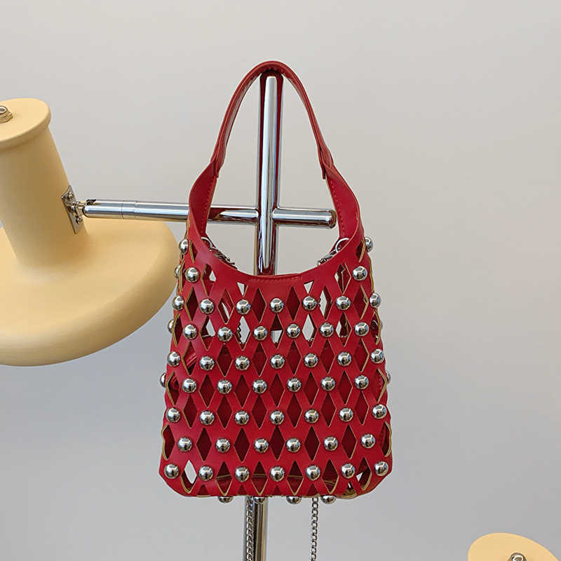New Womens Bag with Hollowed Out Diamond Pattern Handbag Punk Style Round Rivet Tote Bags Trendy Crossbody Purses 241127